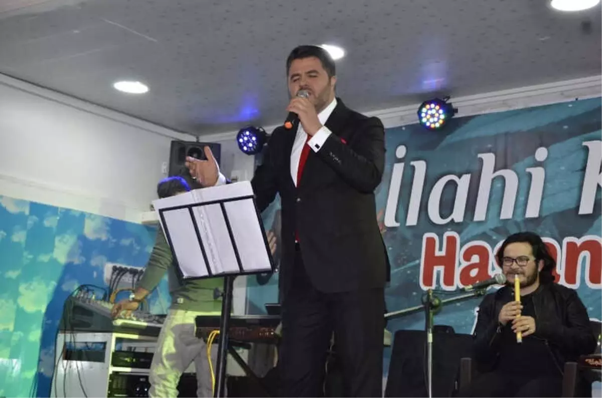 İlahi Sanatçısı Hasan Dursun Ağrı\'da Konser Verdi