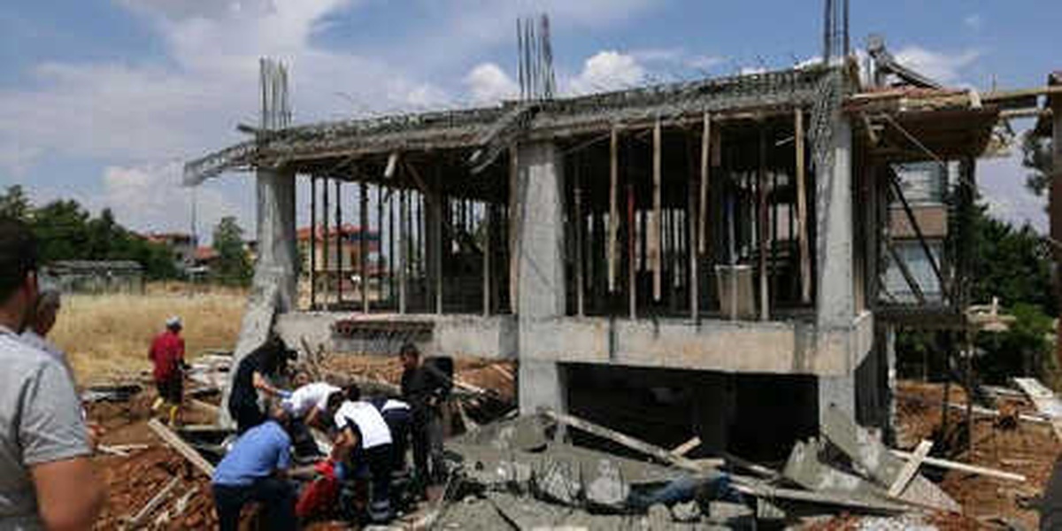 İnşaatta Beton Dökülürken Çökme: 1 Yaralı