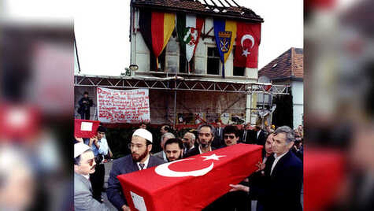 Irkçılık ve İslam Karşıtlığının Avrupa\'da Gösterdiği Artışı Kaygıyla İzliyoruz\'