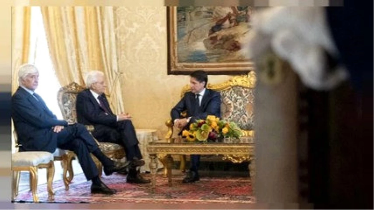 İtalya\'da Başbakan Adayı Giuseppe Conte Havlu Attı