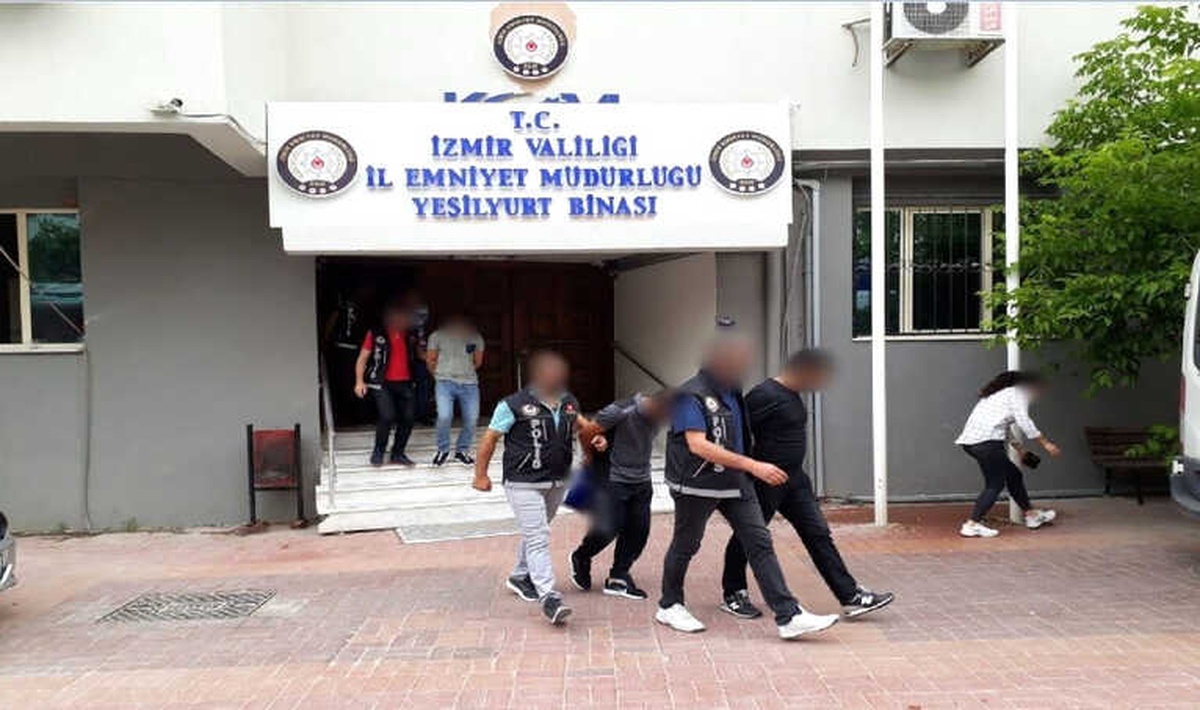 İzmir\'de Hava Destekli Uyuşturucu Operasyonu