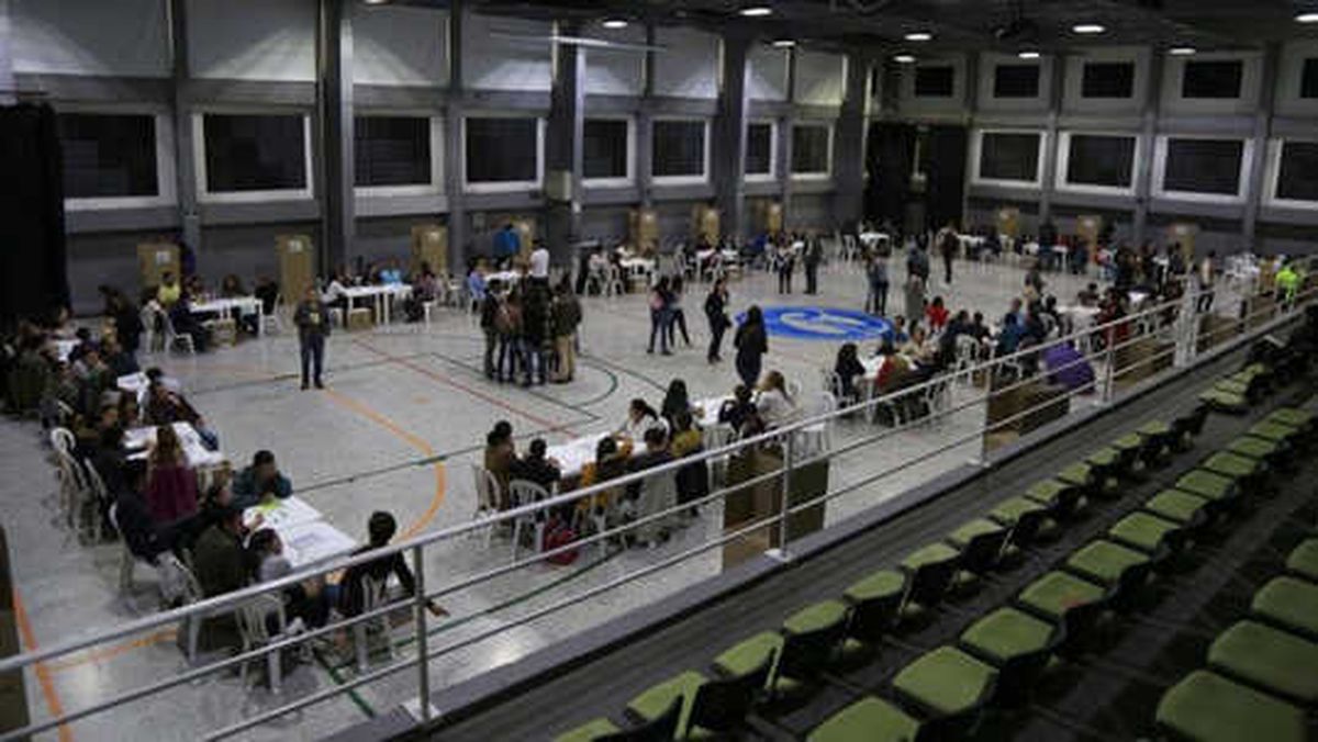 Kolombiya, Devlet Başkanını İkinci Turda Belirleyecek