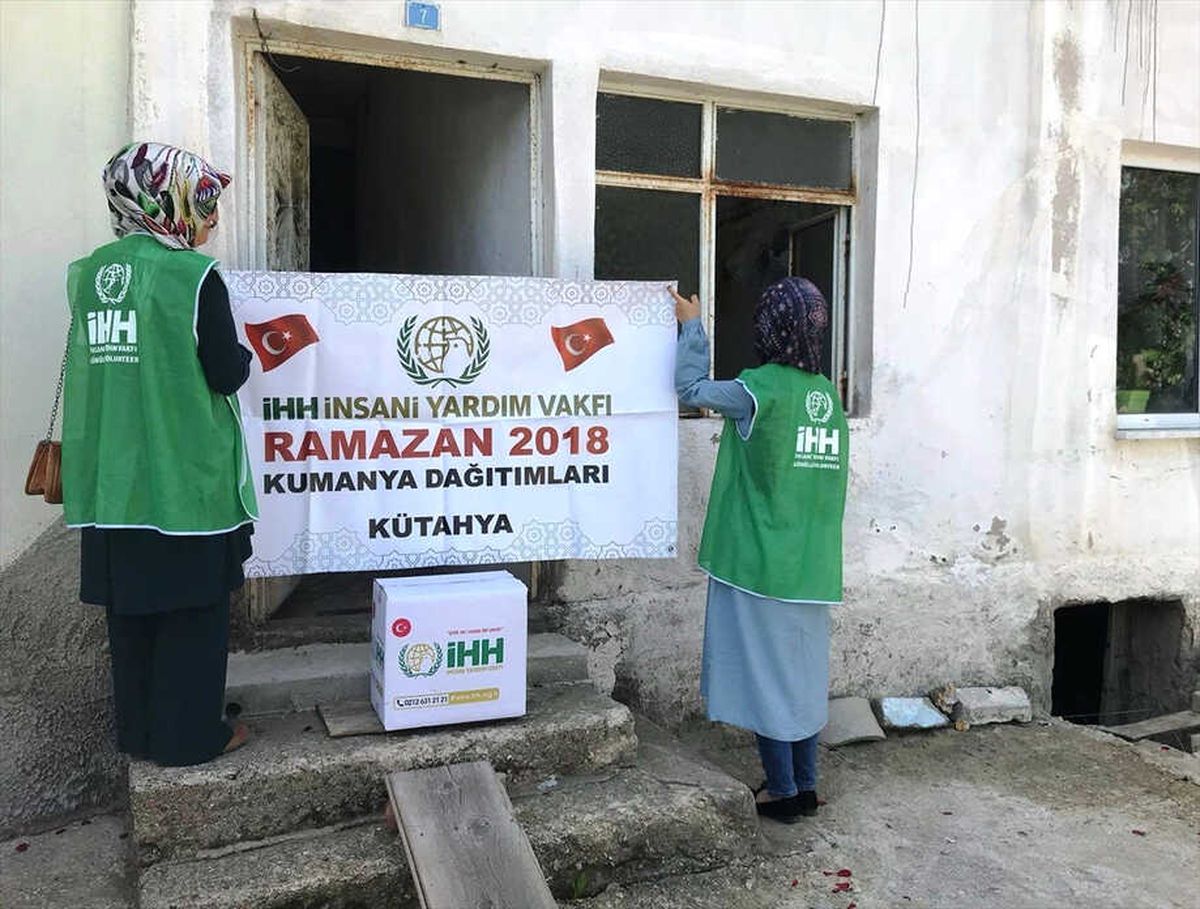 Kütahya İhh\'dan Ramazan Yardımları