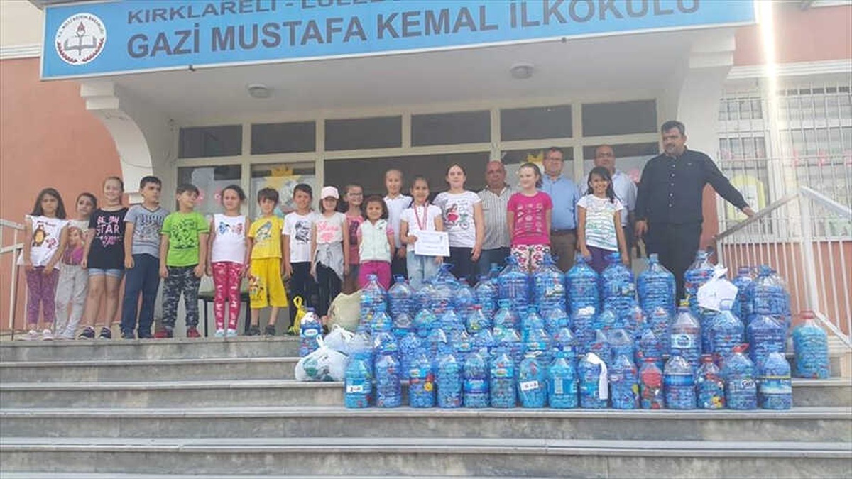 Öğrencilerden Mavi Kapak Kampanyasına Destek