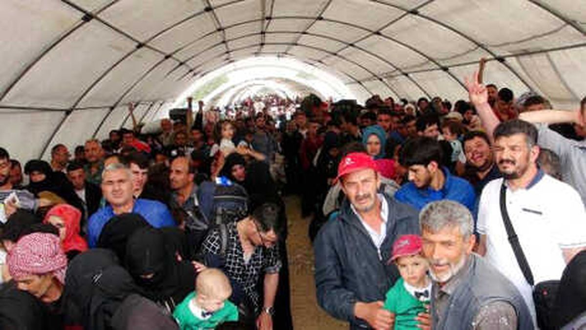 Öncüpınar\'da Suriyelilerin Bayram Geçişi Yoğunluğu