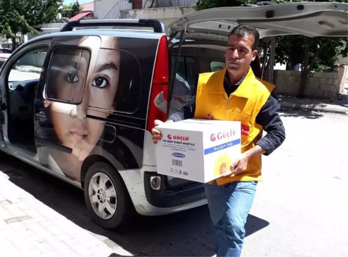 Rahmeteli Yetimler Derneğinden Ailelere Yardım