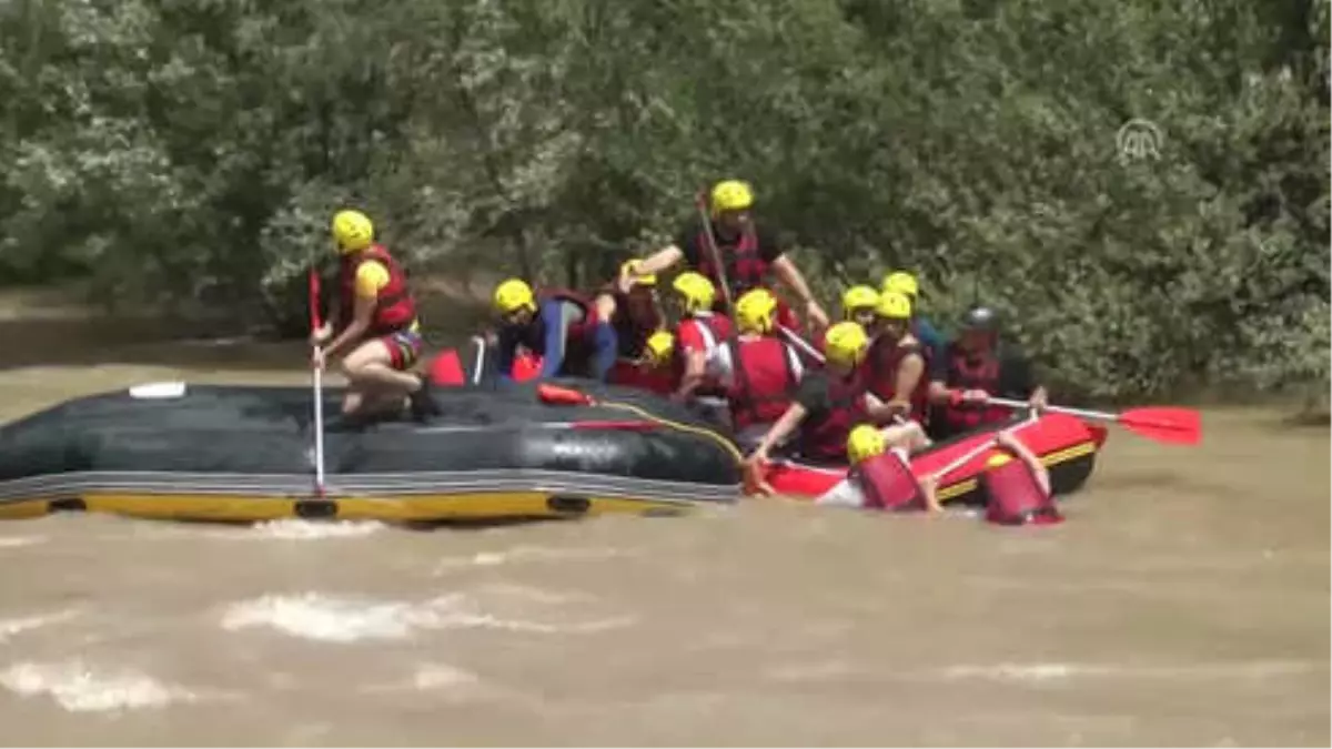 Sansa Deresi\'nde Heyecan Dolu Rafting Etkinliği (2)