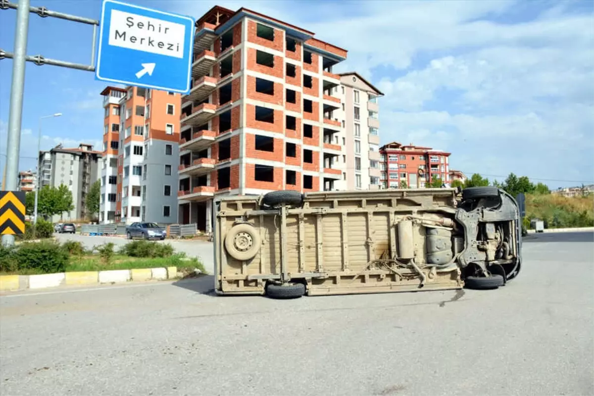 Tokat\'ta Öğrenci Servisi Devrildi: 7 Yaralı