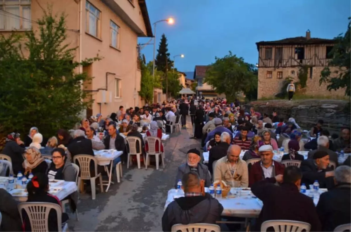 Vatandaş, Mahalle İftarlarından Memnun