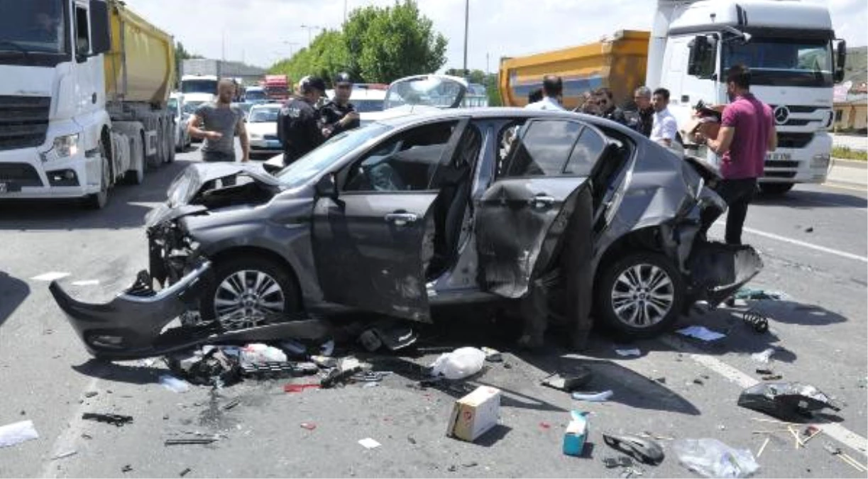 Ankara\'da Zincirleme Kaza: 3\'ü Polis 4 Yaralı