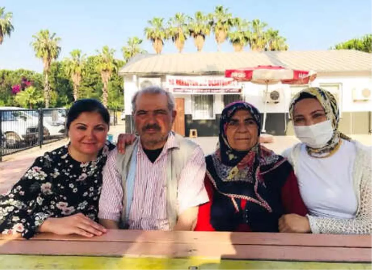 Anne ve Baba, 2 Kızını Böbrekleriyle Hayata Bağladı