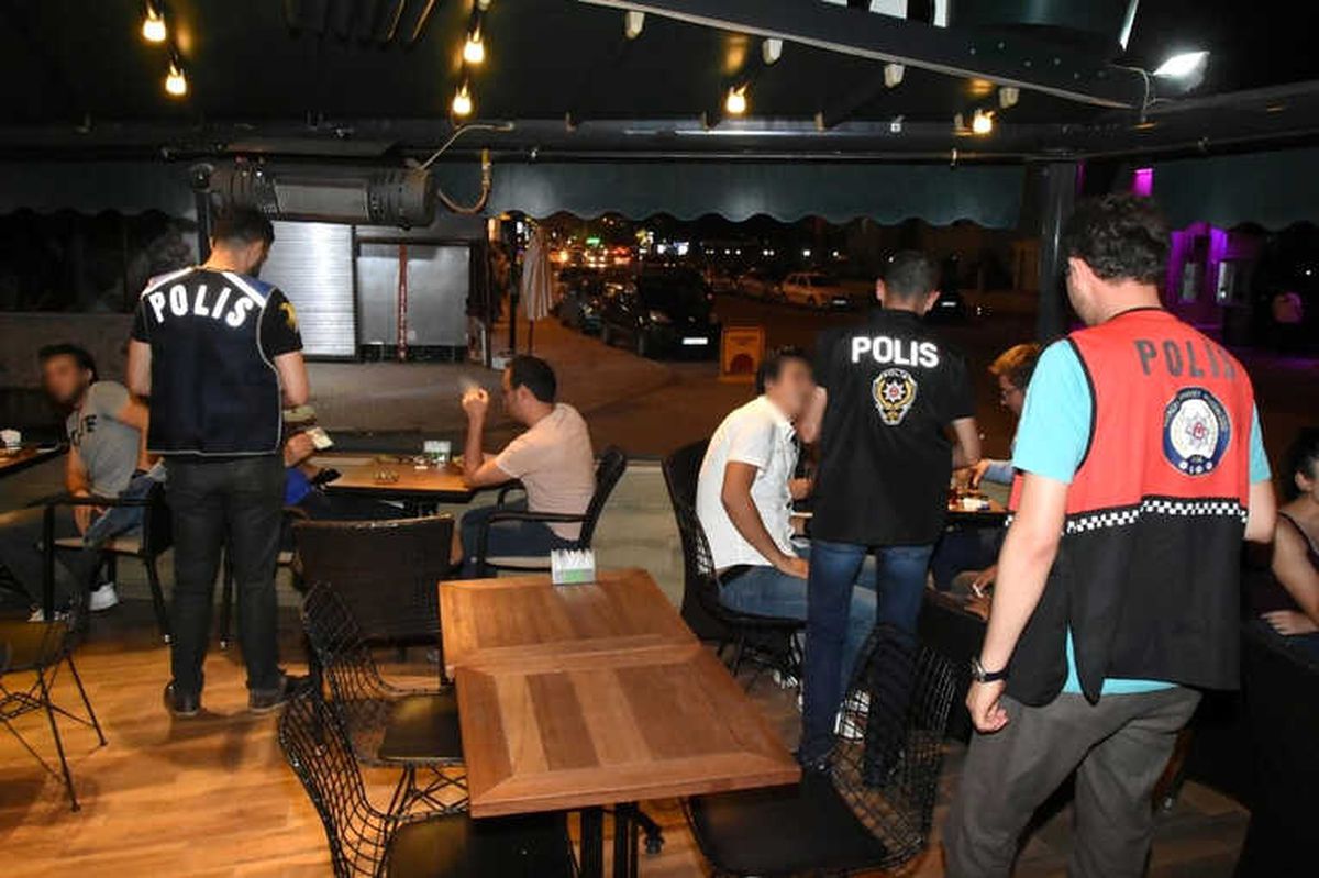 Antalya\'da Yabancı Uyruklu Aranan Şahıslara Uygulama