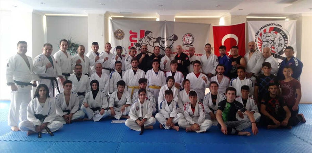 Ayvalık, "Ju Jitsu" Eğitim ve Sınavlarına Ev Sahipliği Yaptı
