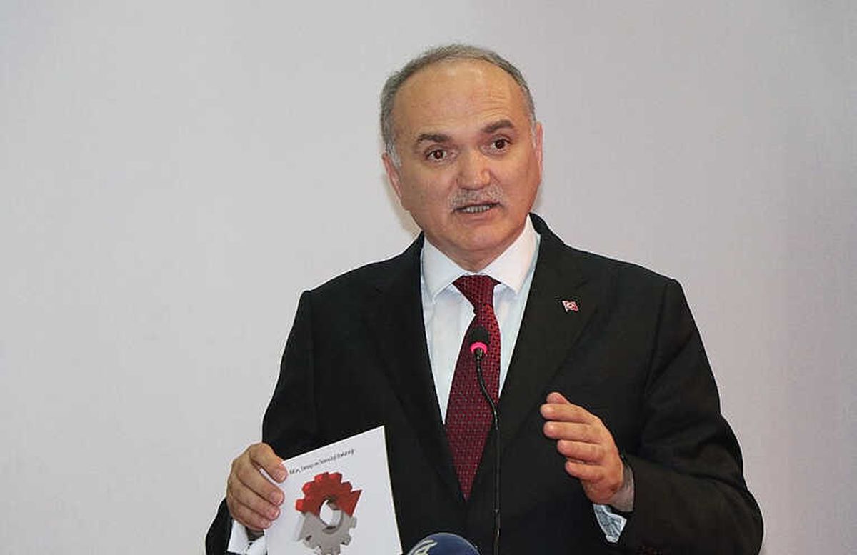 Bakan Özlü: "Tek Dertleri Var; O da Erdoğan\'sız ve AK Parti\'siz Bir Türkiye"