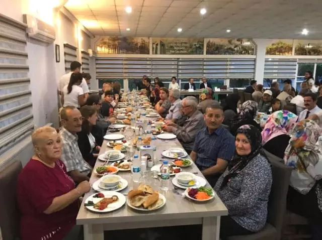 Burhaniye De Dugunde 9 Cesit Yemek Ikram Edildi Korfez Star Korfezin Gundemi