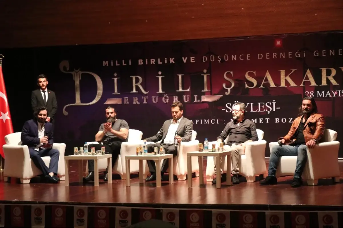 Diriliş Ertuğrul Dizisinin Oyuncuları Sakarya\'da Söyleşiye Katıldı