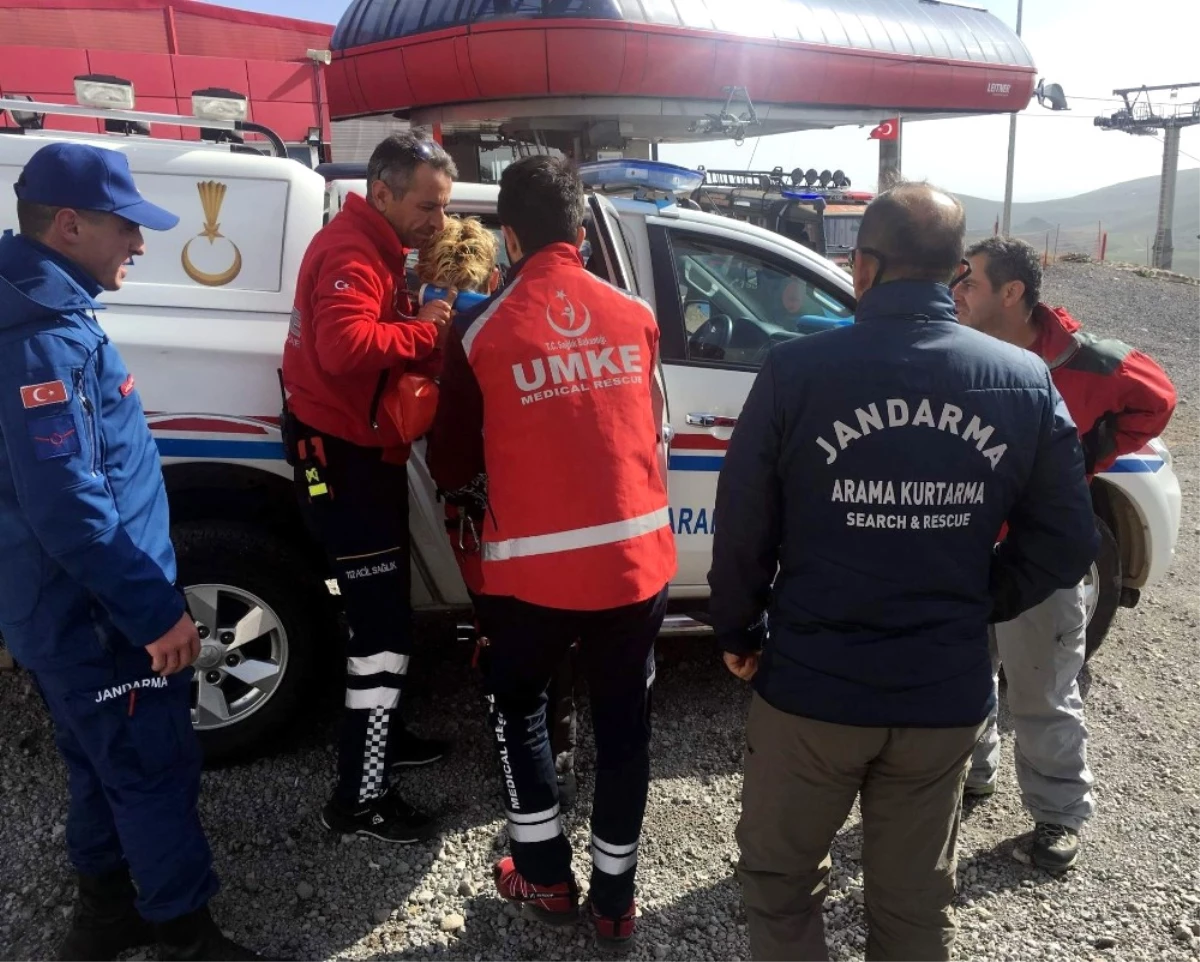 Erciyes\'e Tırmanırken Yaralanan Dağcıyı Jandarma ve Umke Kurtardı