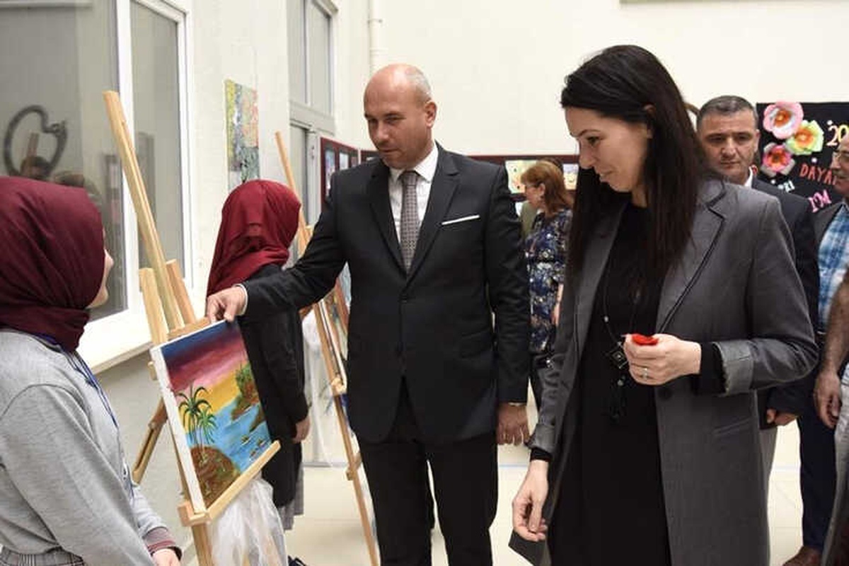 Karaaslan ve Togar, Resim Sergisini Açtı