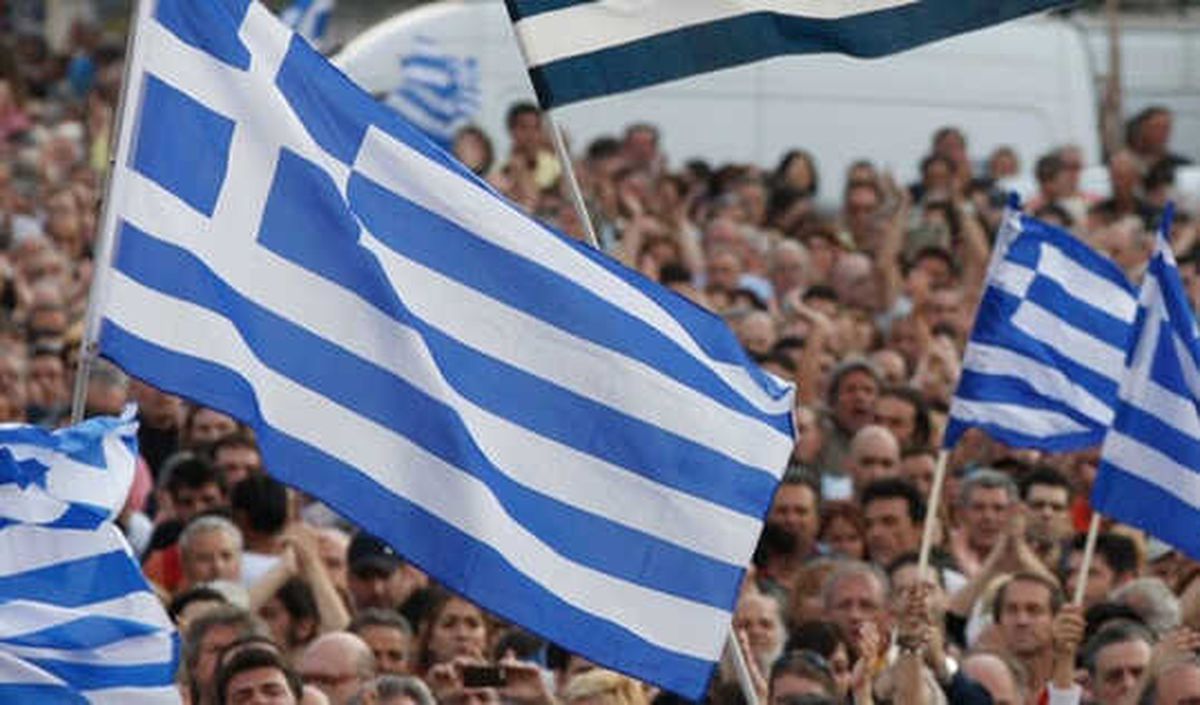 Komşu\'da İşçiler ve Memurlar Greve Gidiyor