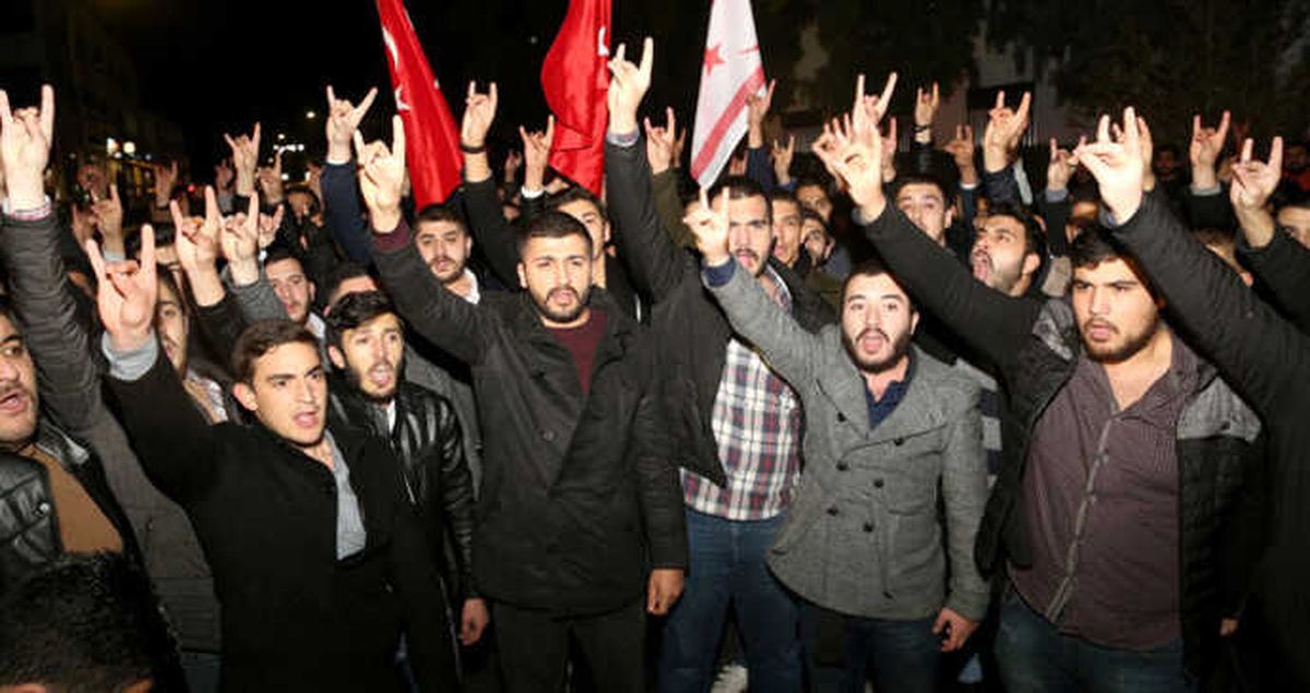 MHP, 'Alparslan Türkeş'in Askerleriyiz' Sloganını Yasakladı