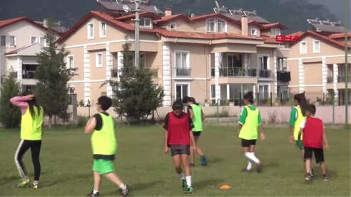 Muğla Erken Evliliklerin Önüne Geçebilmek Kız Futbol Takımı Kurdu