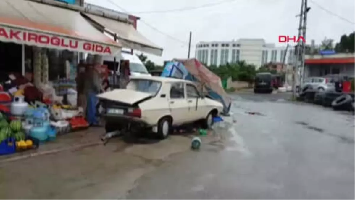 Samsun Çarpışan Otomobil ile Cip, Sonra Bir Dükkan ile Bir Manav Reyonuna Girdi