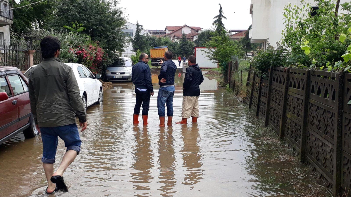 Üzülmez Çizmelerini Giydi, Hemşehrilerinin Yardımına Koştu