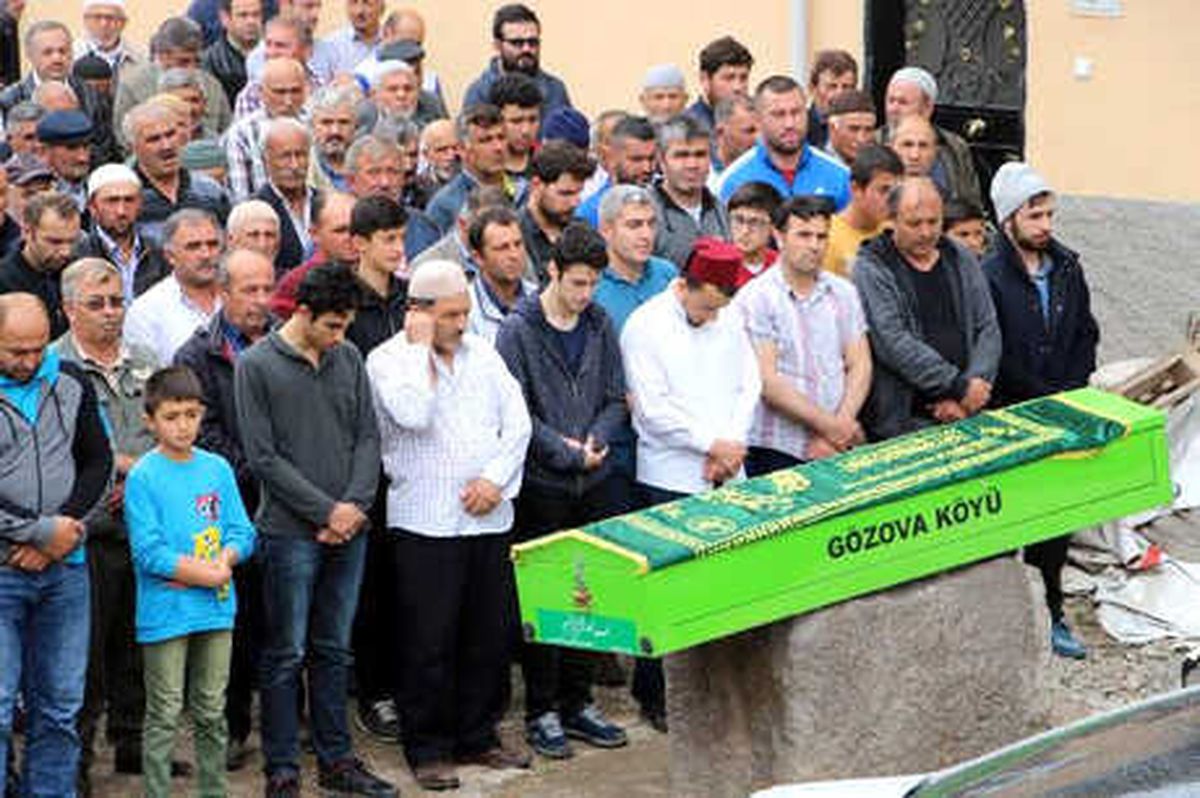 Zıpkınla Avlanırken Ölen Dalgıç, Toprağa Verildi