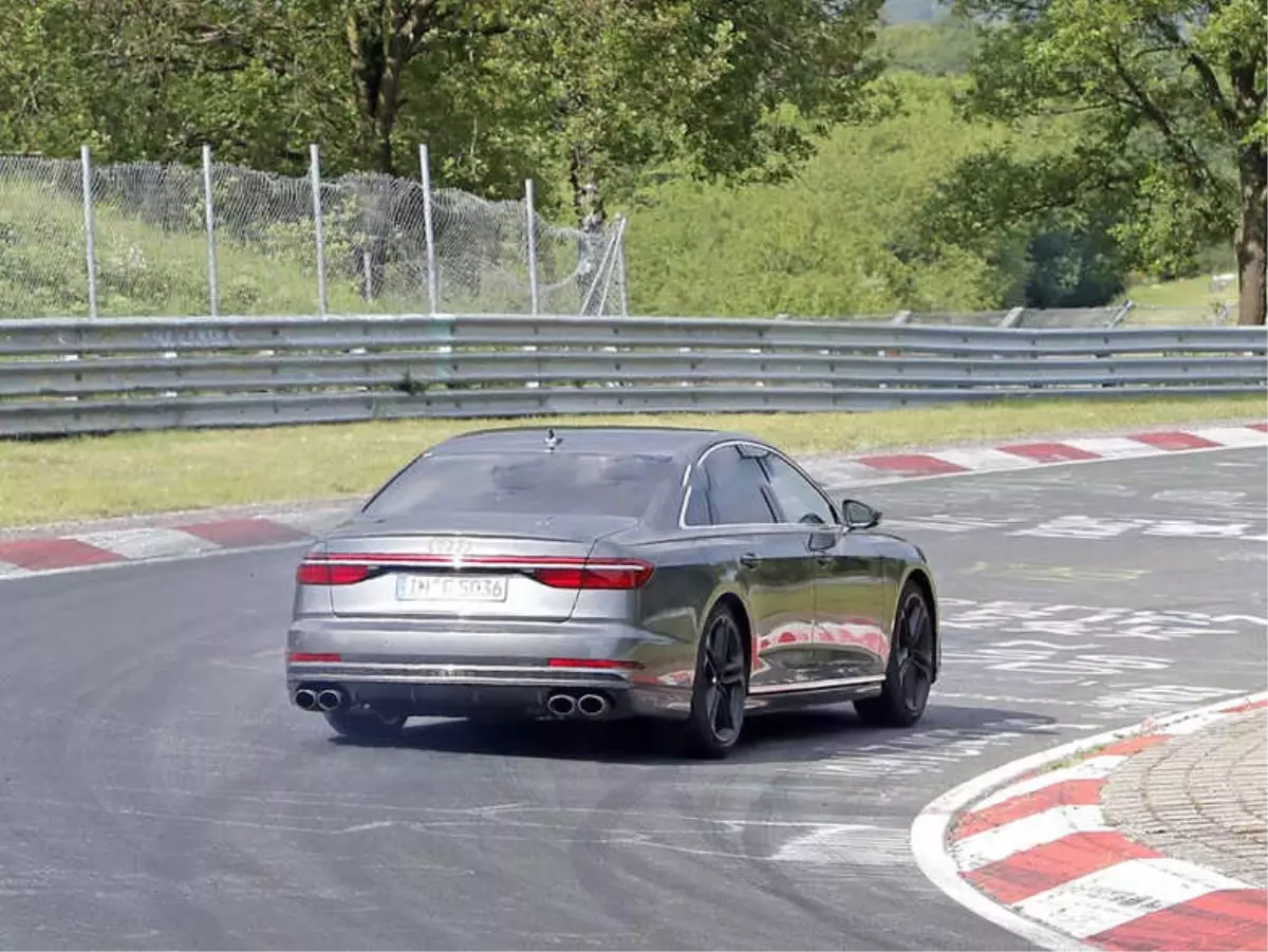 2019 Audi S8\'e Yeni Versiyon