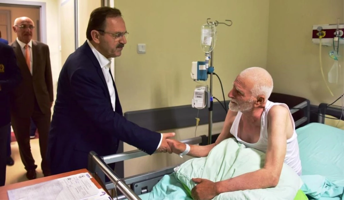 Başkan Şahin\'den Kıbrıs Gazisine Hastanede Sürpriz Ziyaret