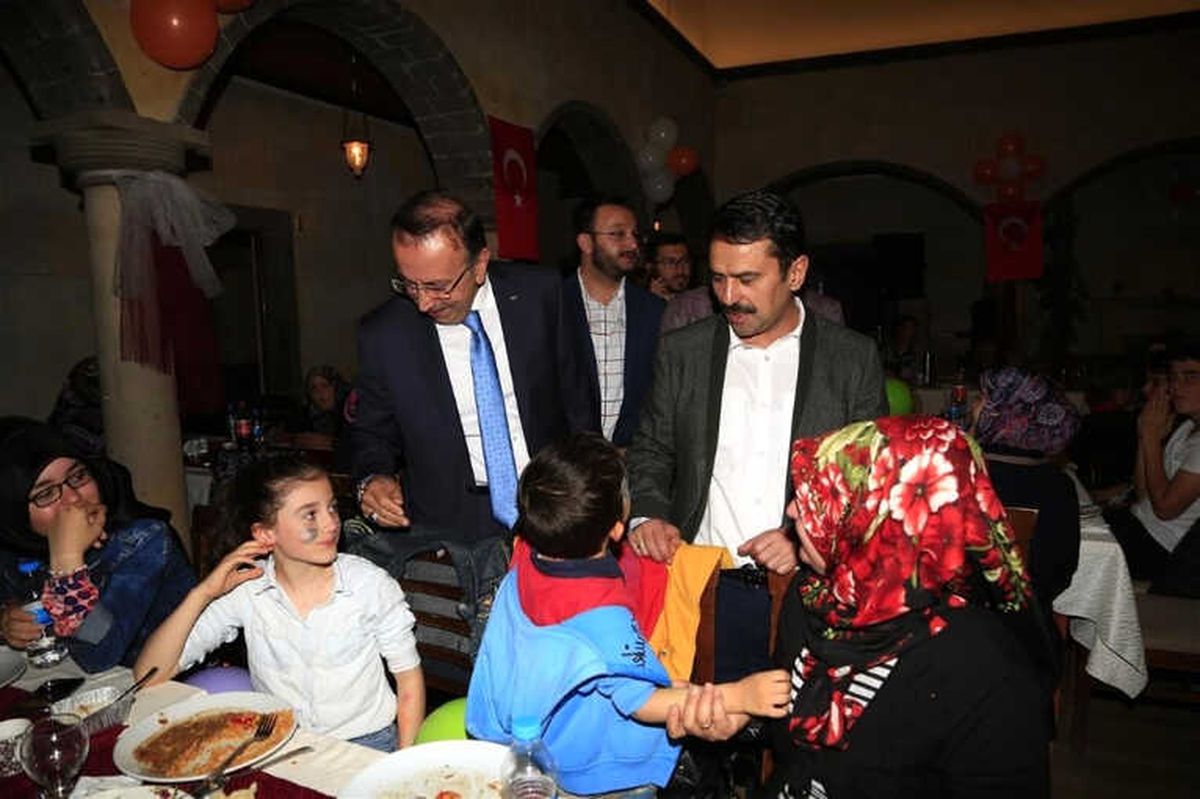 Belediye Başkanı Seçen, Yetimler ile Kardeşlik İftarında Buluştu