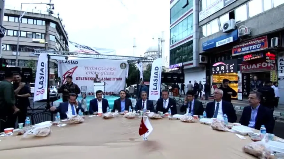 Bingöl\'de, 6 Bin Kişi İftar Açtı