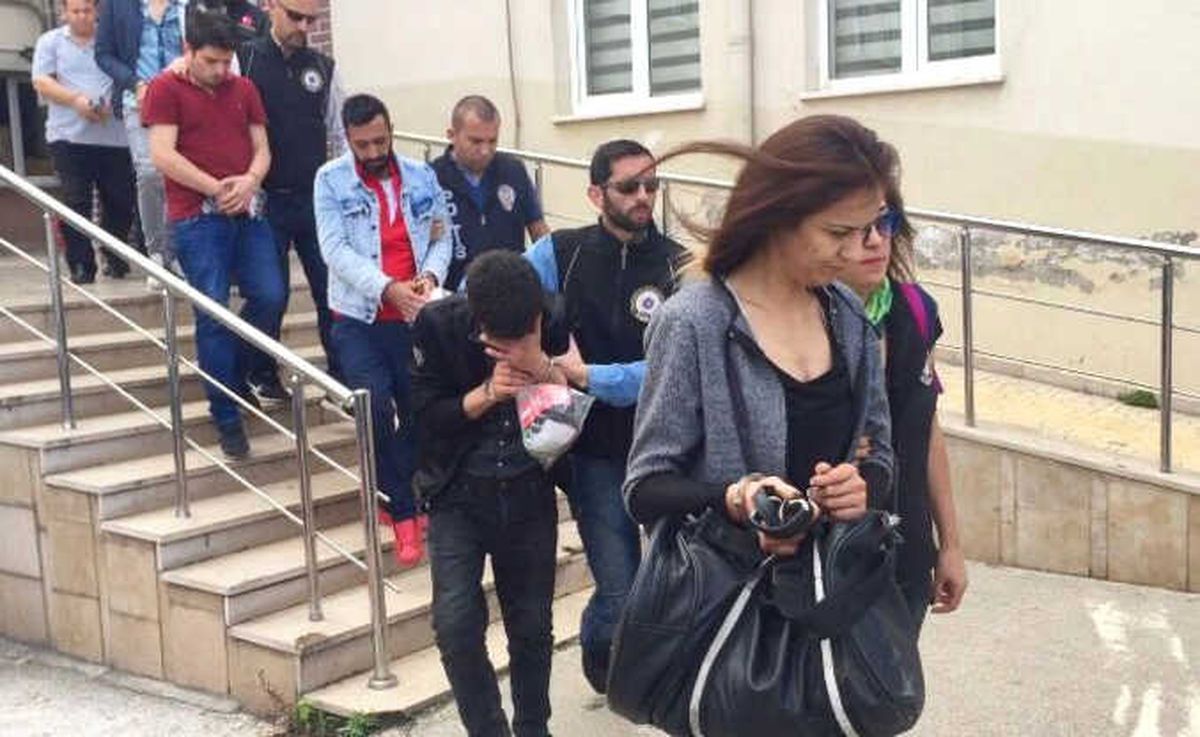 Bursa\'da Uyuşturucu Operasyonu: 14 Gözaltı