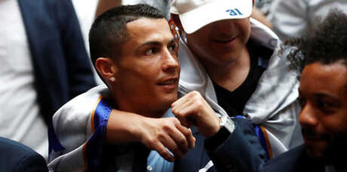 Cr7, Messi\'ye 139 Milyon Kişi Fark Attı