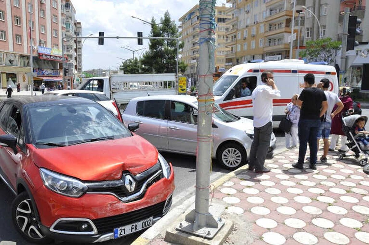 Diyarbakır\'da Trafik Kazası: 1 Yaralı