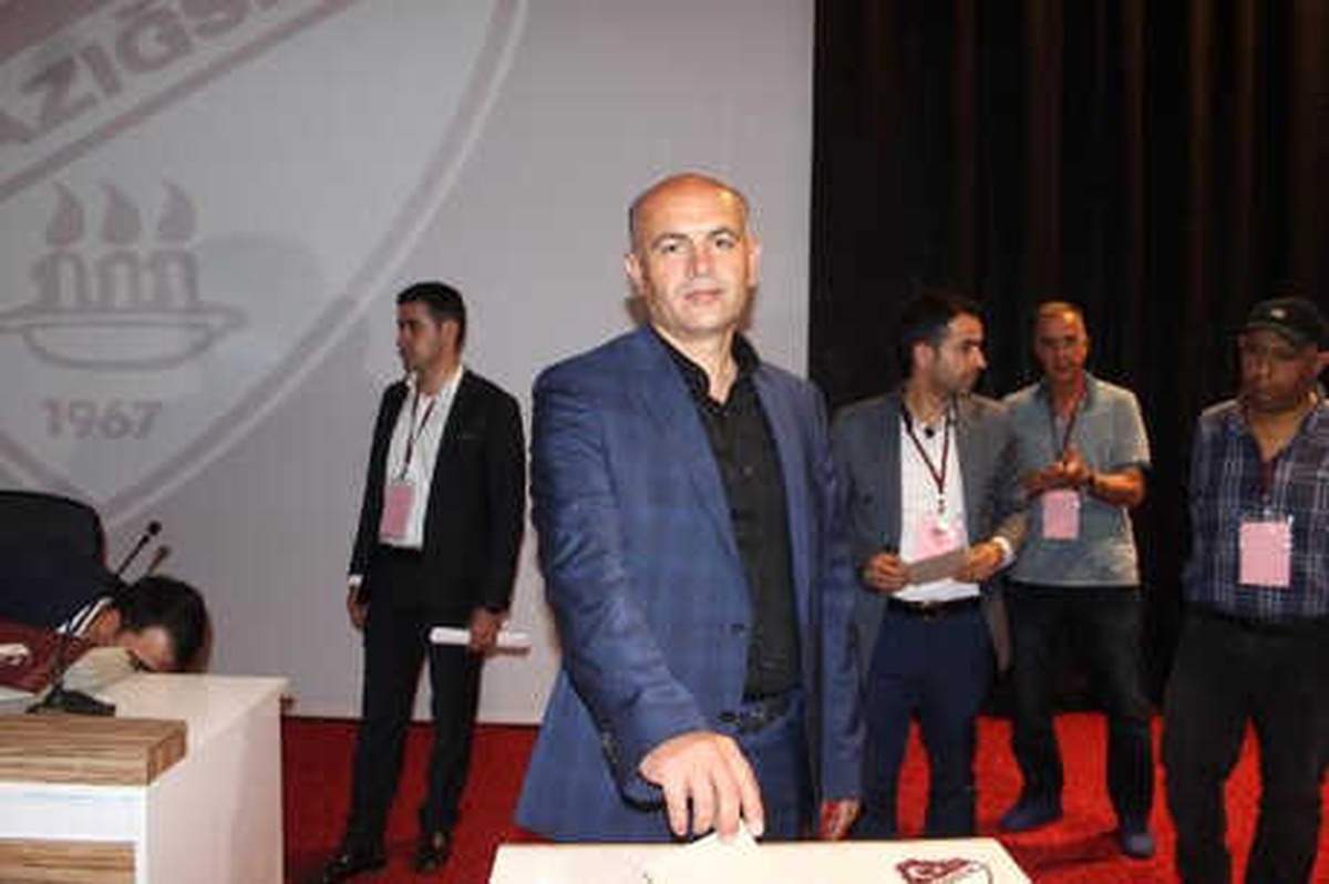 Elazığspor\'da Yönetim İstifa Etti
