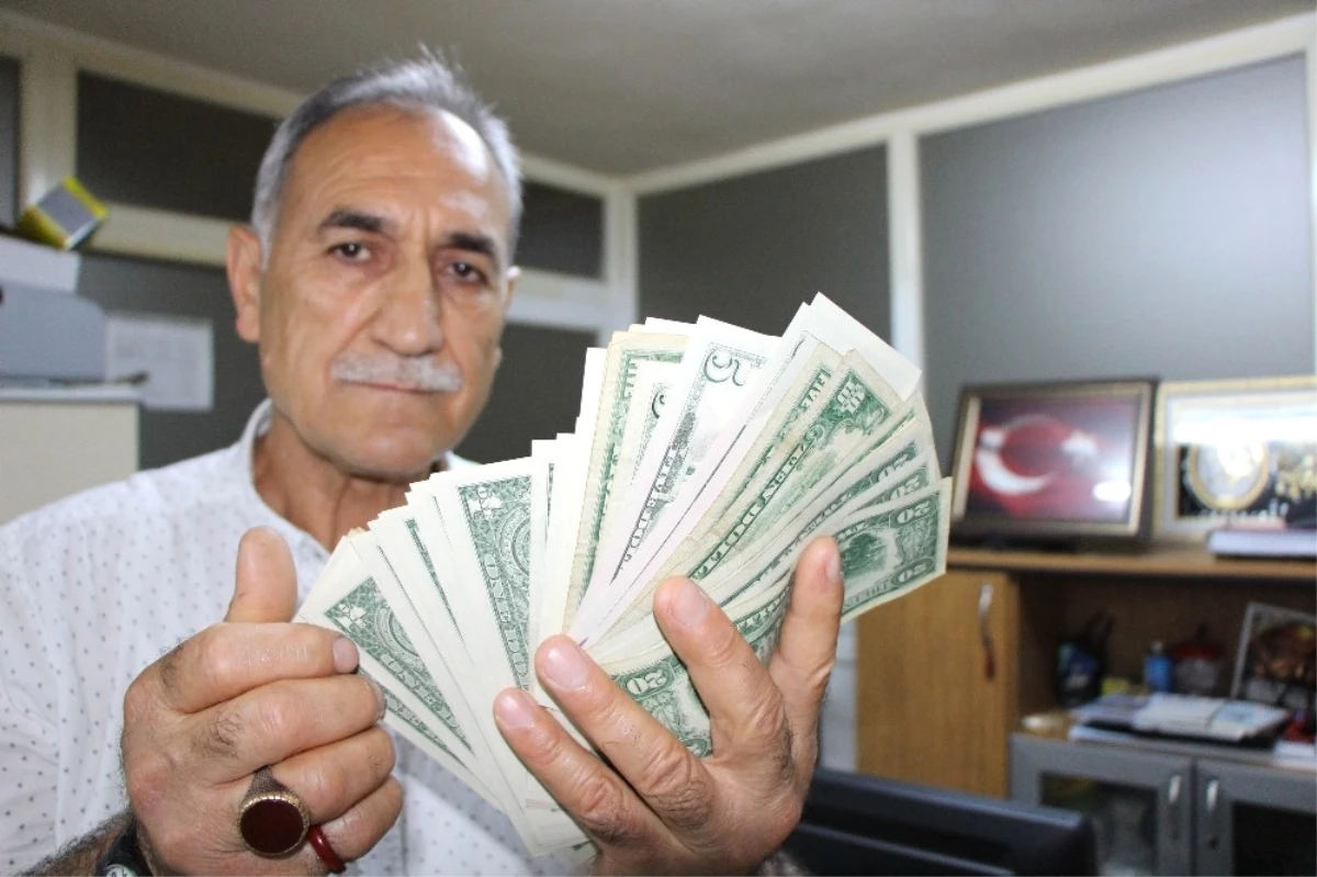 Erdoğan\'ın Çağrısıyla Antika Dolarlarını Bozdurdu