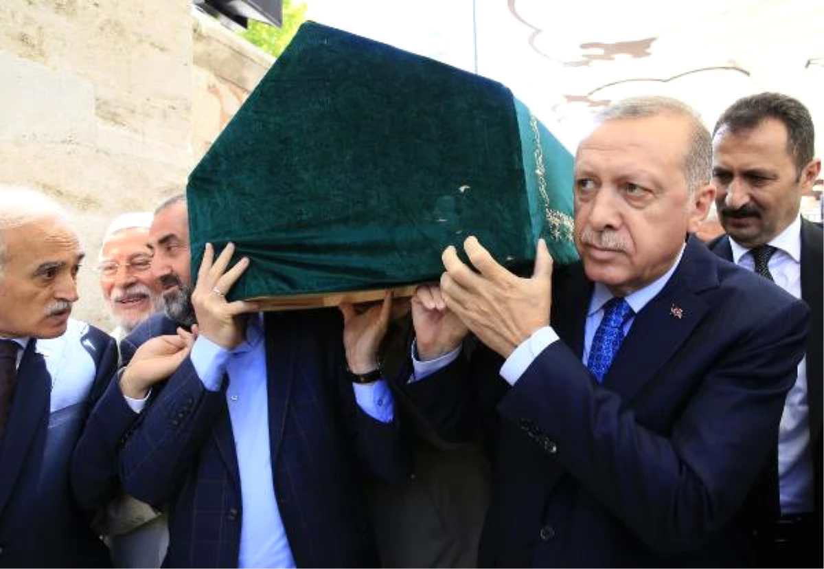 Siyasetin Ağır Topları, Semavi Eyice ve Erbakan\'ın Eniştesinin Cenazesinde Buluştu
