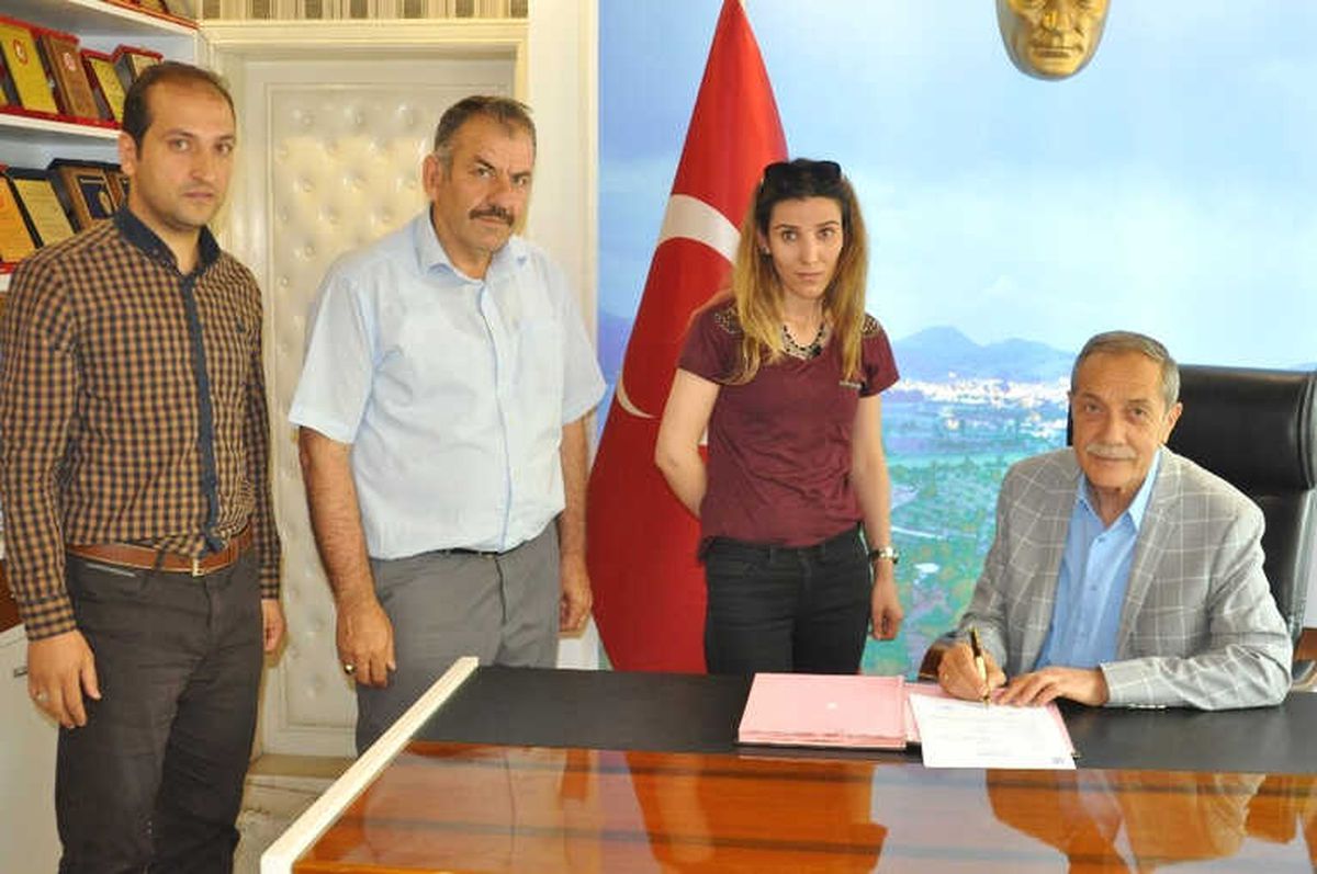 Gölbaşı Gölleri Çevre Düzenlemesi Projesinin Sözleşmesi İmzalandı