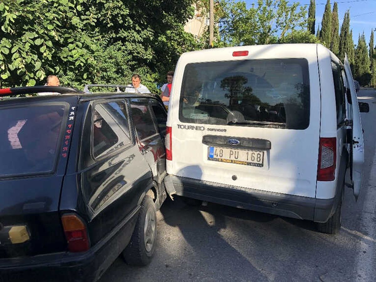 Hatalı Sollama Kazaya Yol Açtı: 2 Yaralı