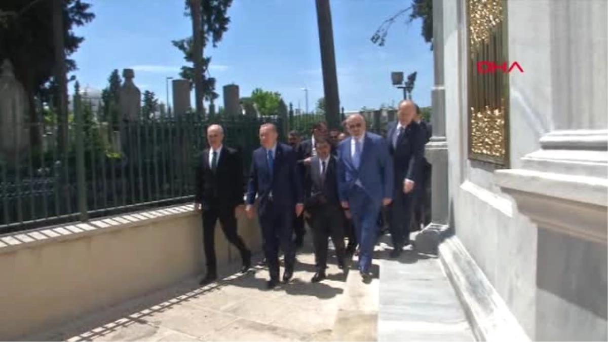 İçeriden Görüntüyle) -Cumhurbaşkanı Erdoğan, Fatih Sultan Mehmet Türbesi\'nin Açılışını Yaptı