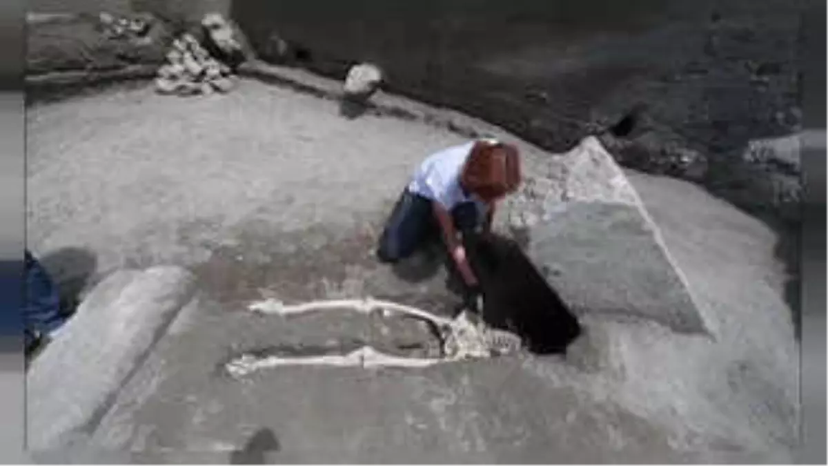 İtalya Pompei\'de Yeni Bir İnsan İskeleti Bulundu