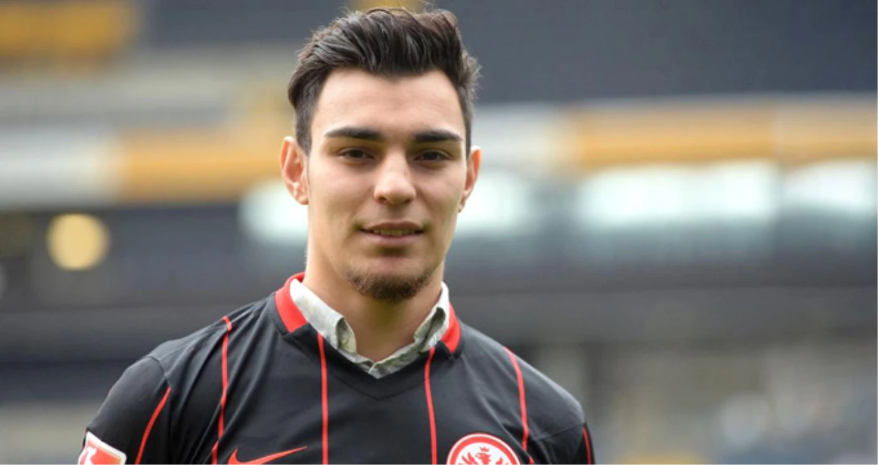 Milli Futbolcu Kaan Ayhan, Fortuna Düsseldorf\'la 2021\'e Kadar Anlaştı