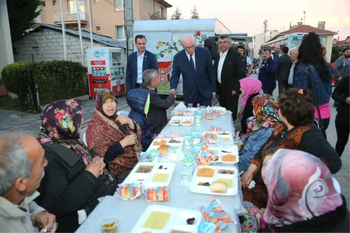 Odunpazarı Belediyesi Mahalle İftarlarını Sürdürüyor