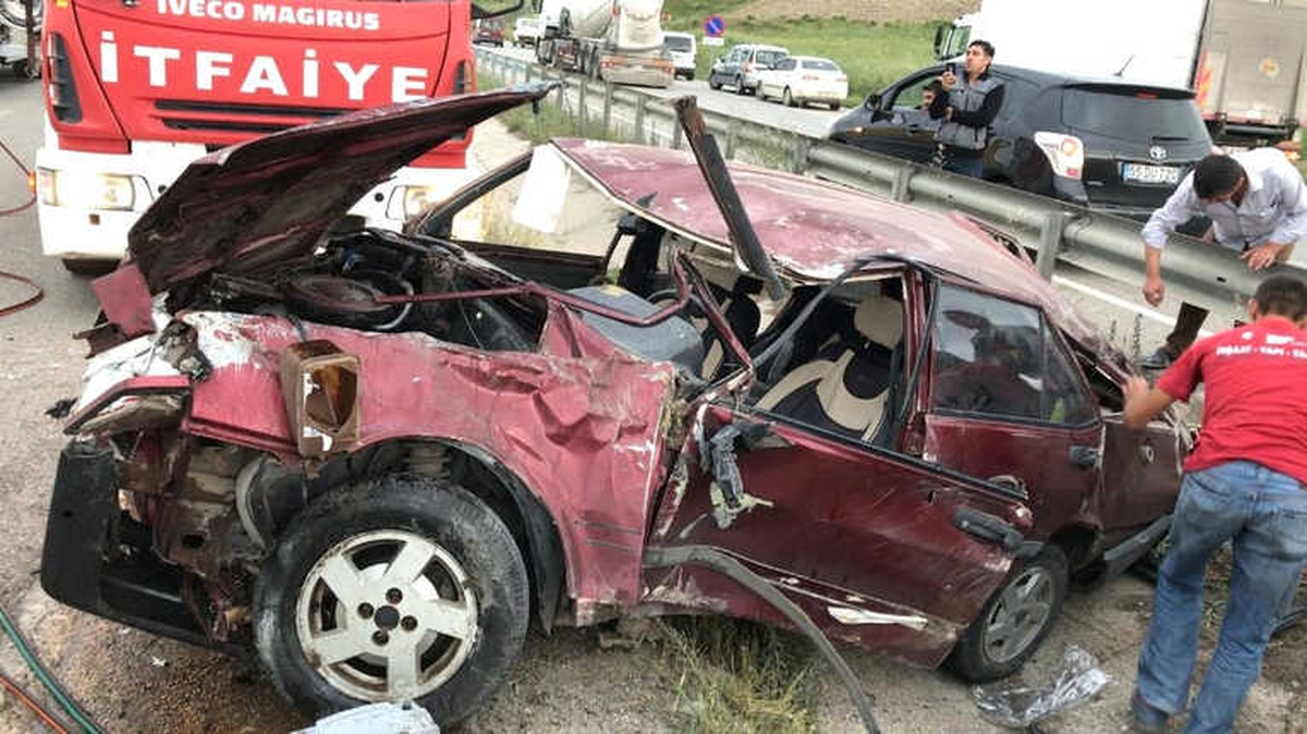 Samsun\'da Otomobil Takla Attı: 3 Yaralı