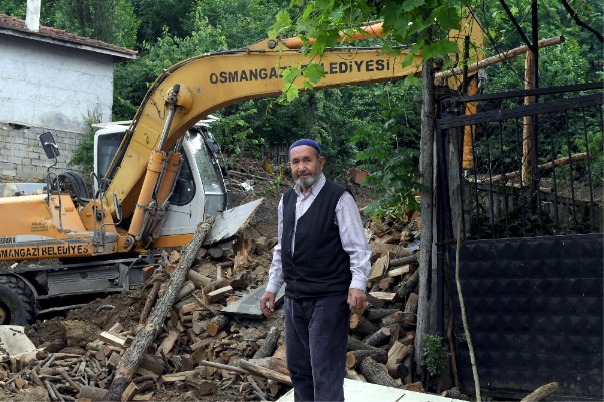 Sel Felaketinde Evi Yıkılan Hasan Amca\'ya Osmangazi Belediyesi Sahip Çıktı
