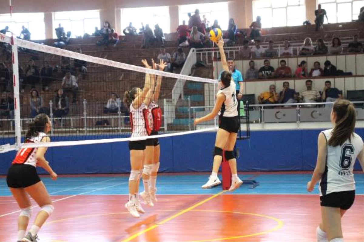 Voleybol Türkiye Birinciliği Burdur\'da Başladı