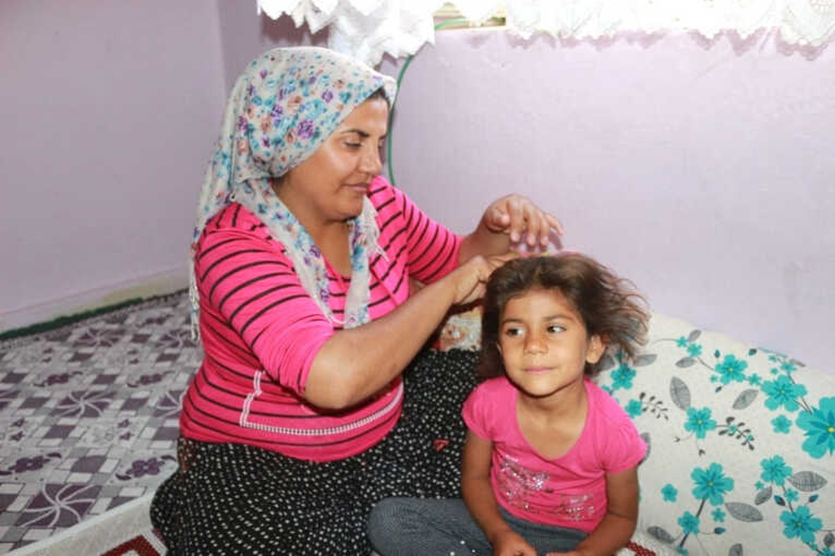 4 Yaşındaki Yezda, Duyabilmek İçin İkince Kez Ameliyat Edilmeyi Bekliyor