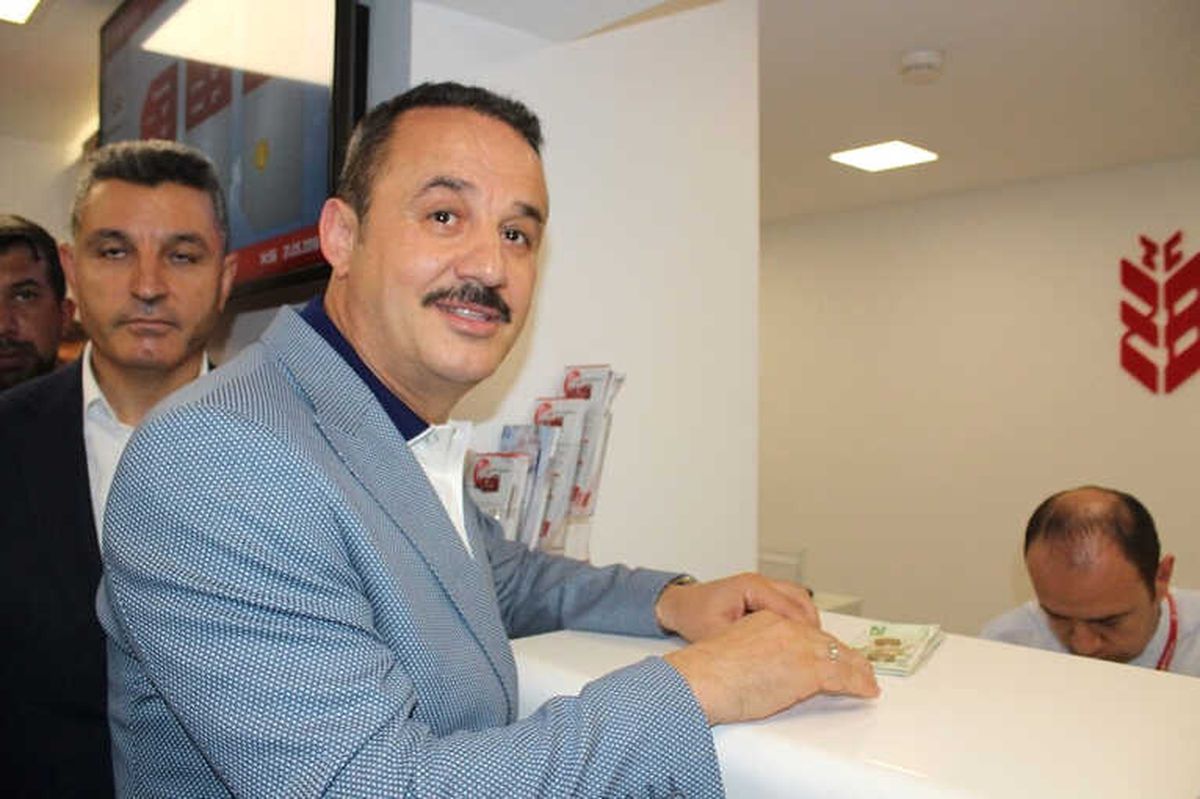 AK Parti İzmir İl Başkanı Şengül\'den Cumhurbaşkanı Erdoğan\'a 2023 TL Bağış
