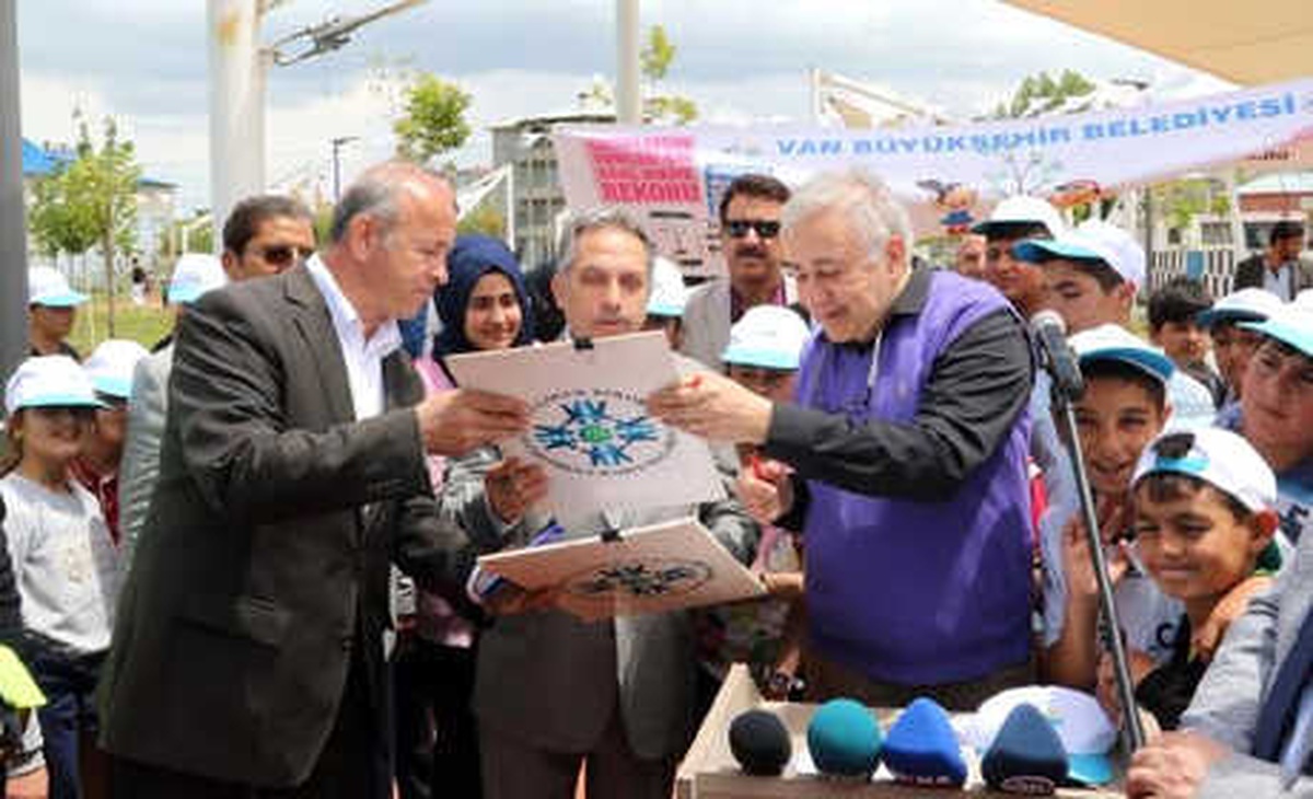 Anneleri İçin Fidan Diken Vanlı Çocuklar, Rekorlar Kitabına Girdi